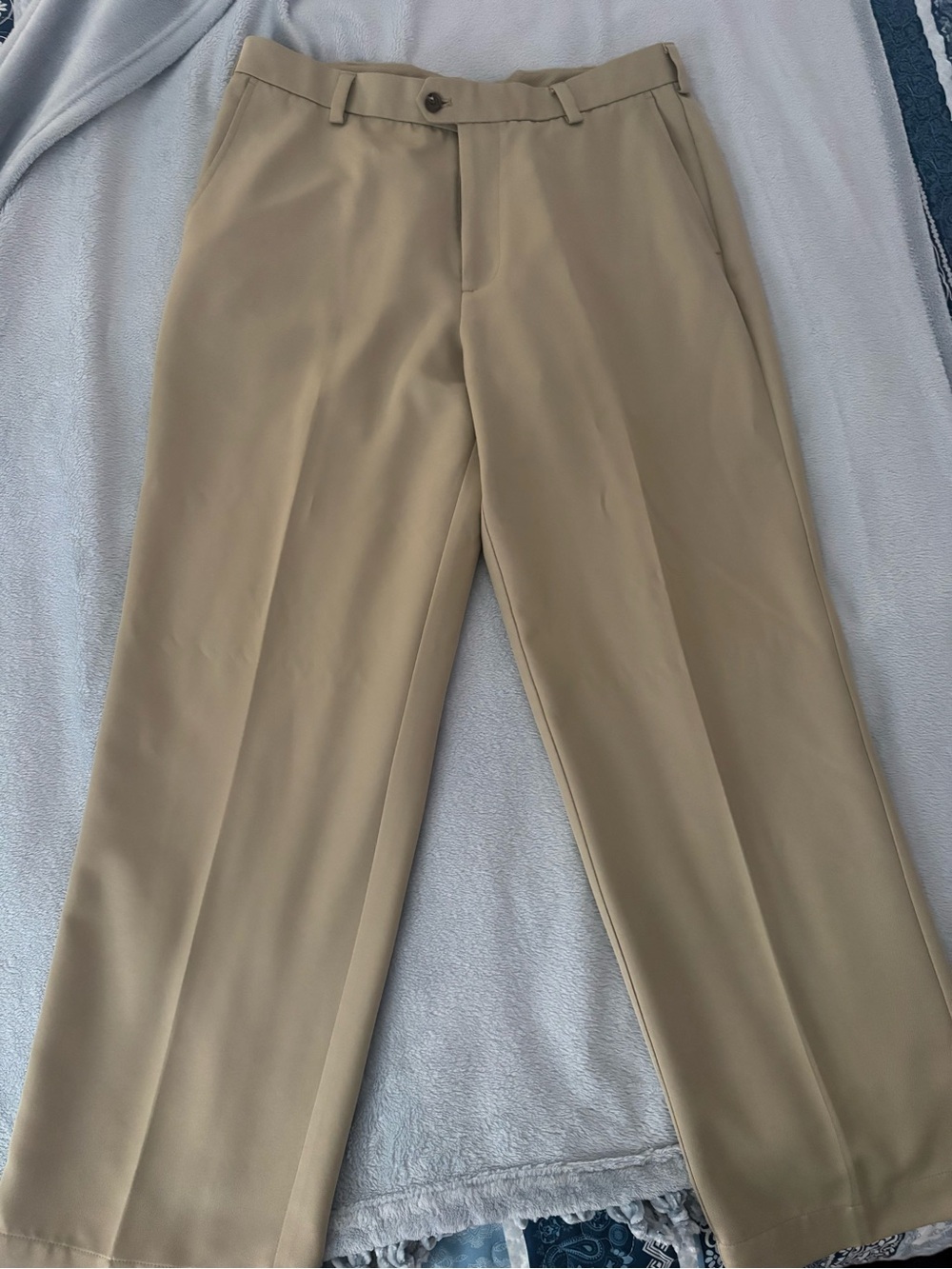 Izod Men's Golf Pants in Tan